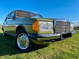Mercedes-Benz 200 W123 - Mercedes-Benz 200: W123