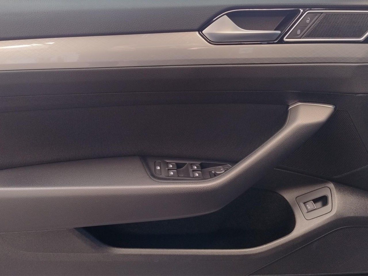 Passat Variant Business 2.0 TDI DSG Klima Navi