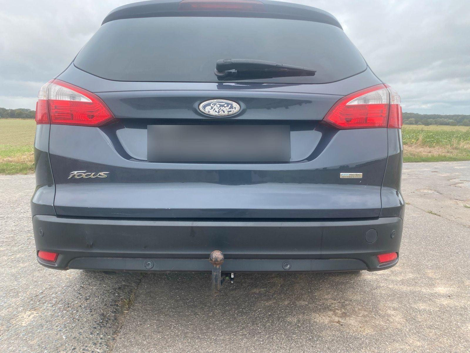 Ford Focus 2011 — photo 7