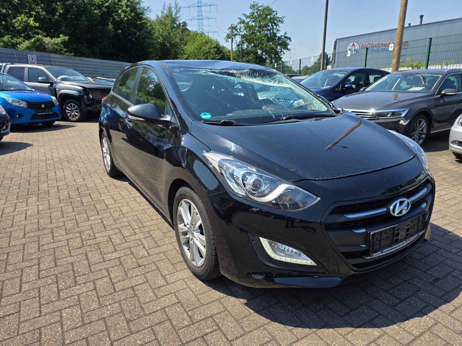 Hyundai i30 blue Trend 89K Klima Kamera PDC
