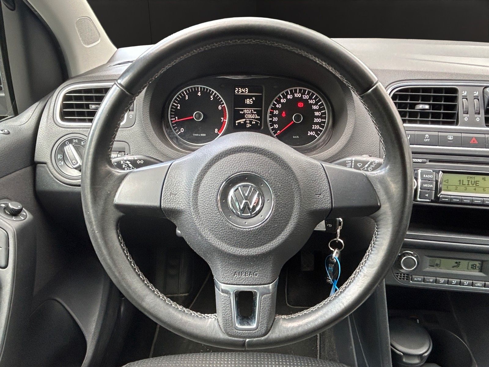 Fahrzeugabbildung Volkswagen Polo V Comfortline Klimaaut./Sitzheuzung/TÜV NEU