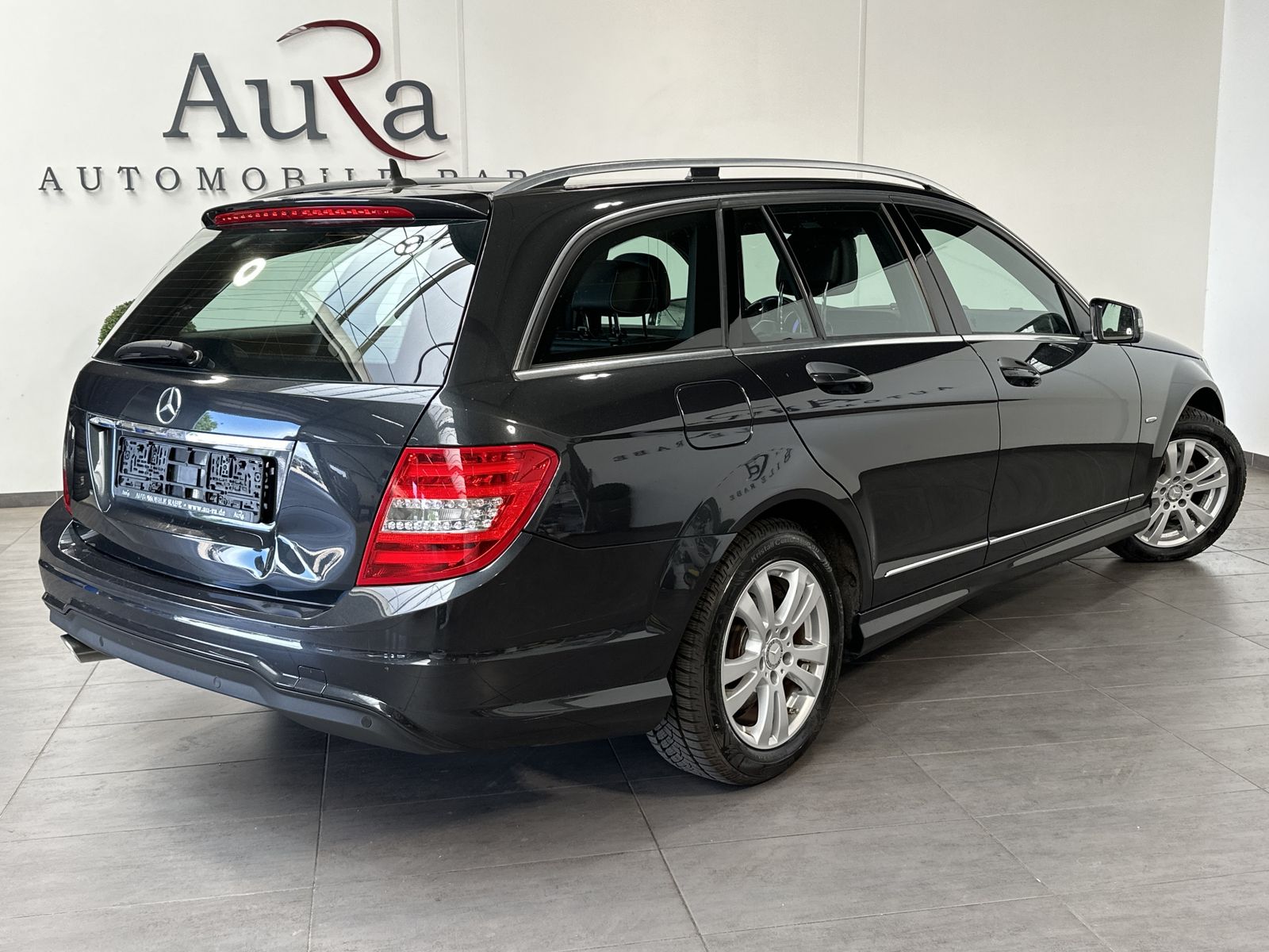 Fahrzeugabbildung Mercedes-Benz C 220d T AMG-Paket NAV+SHZ+MFL+PARKTRONIC+17Zo