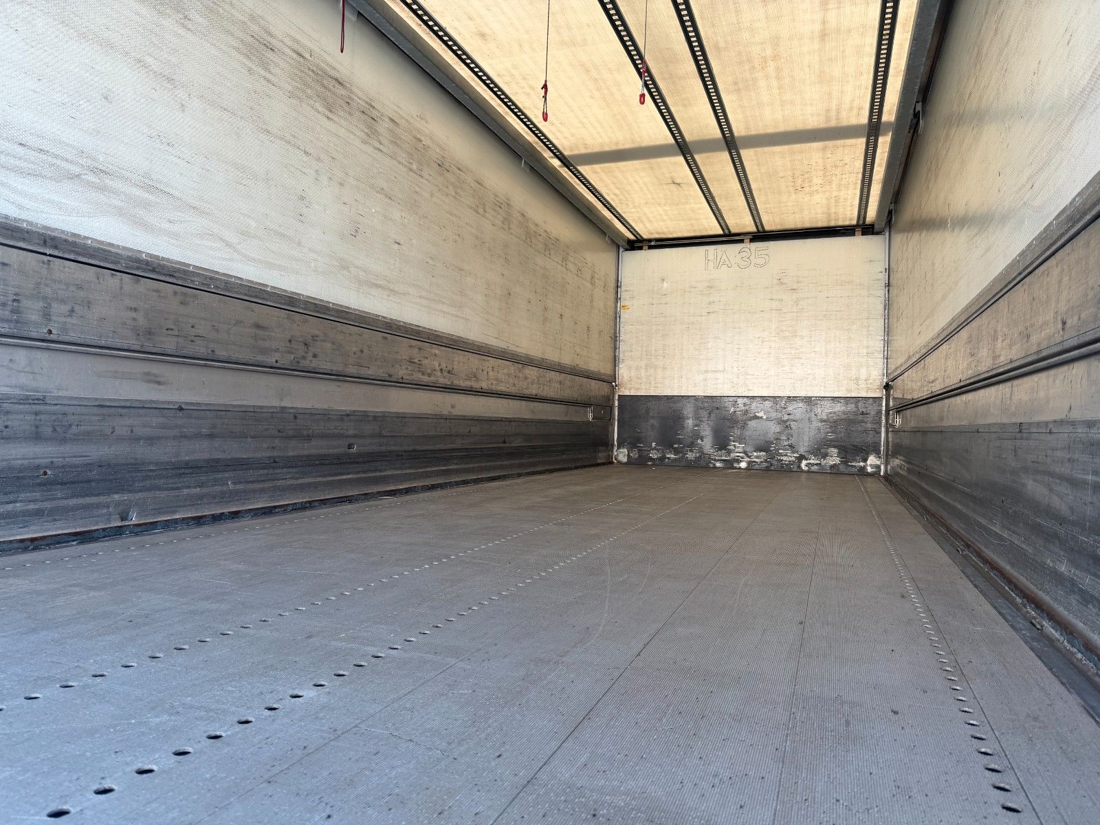 Fahrzeugabbildung Andere Ewers PRASQ 18 Schwenkwand SAF LBW BÄR 2.500kg