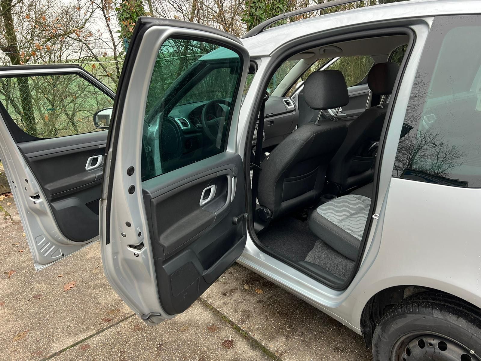 SKODA Roomster Style 1.Hand AHK Klima Sitzheizung