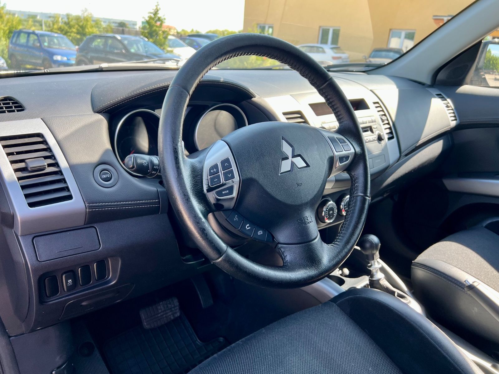 MITSUBISHI Outlander 4WD AAC SHZ XENON KAMERA