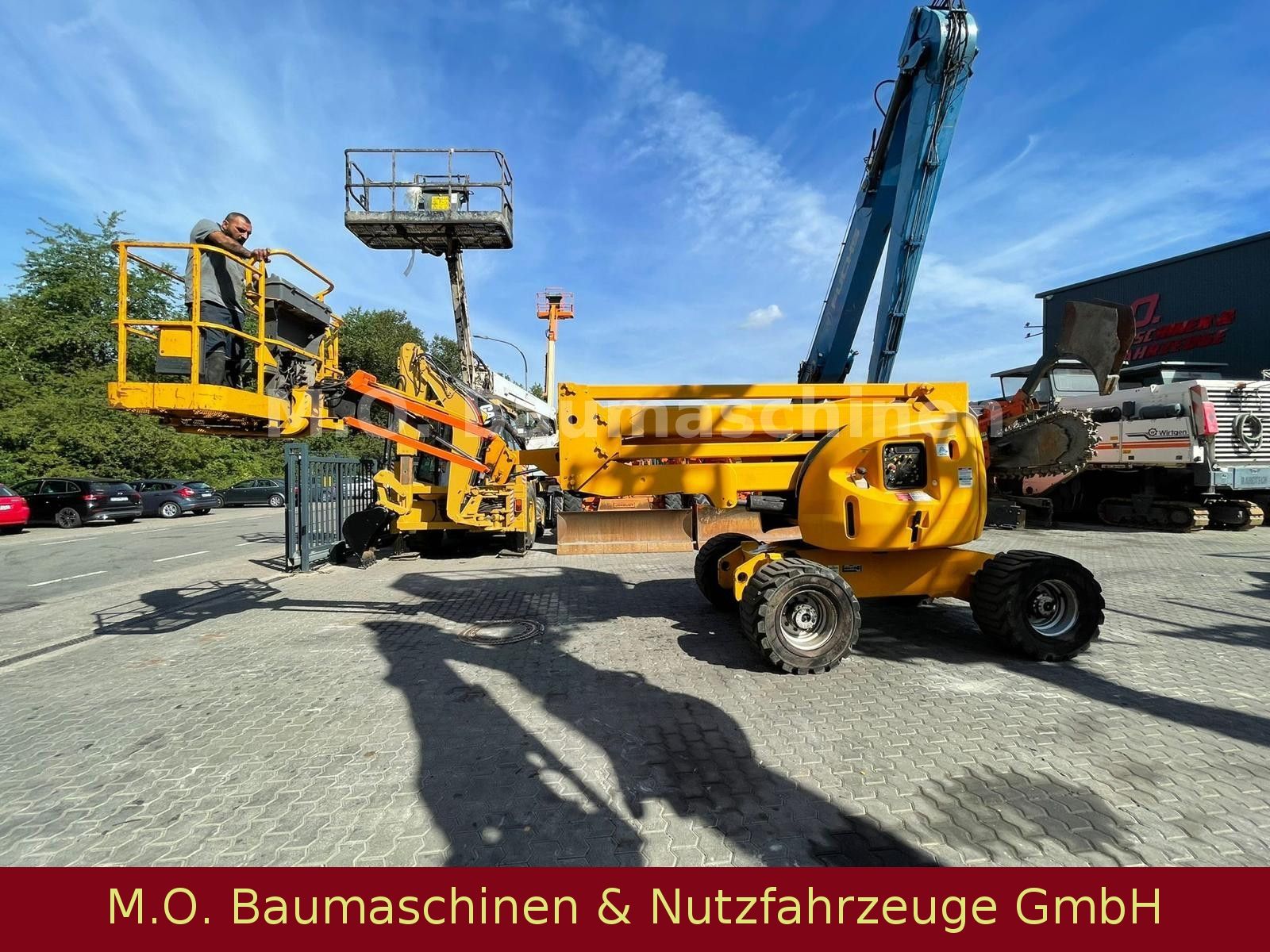 Fahrzeugabbildung JLG 450 AJ / 15,7 m / 4x4 / 230 Kg