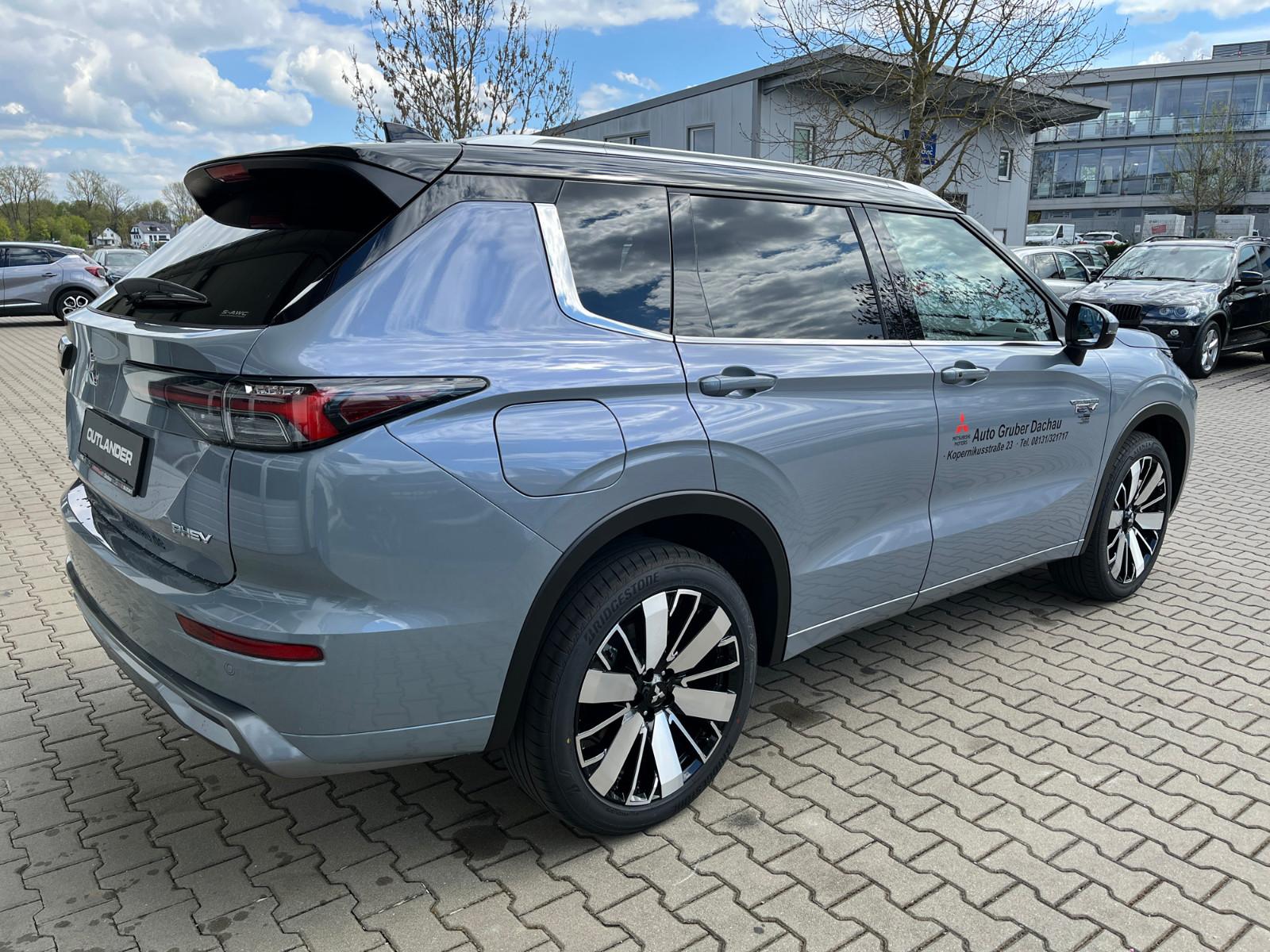 Mitsubishi Outlander 2.4L PHEV TOP 2-Farb
