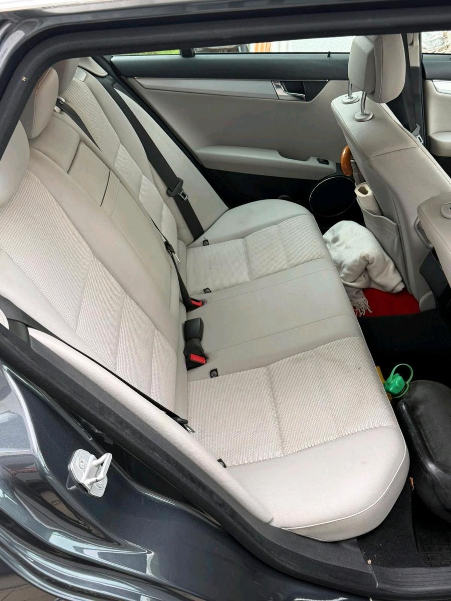 Mercedes-Benz C180 2009 — photo 13