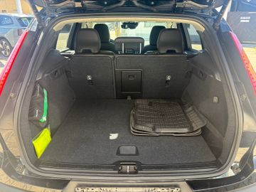 Volvo XC 40 Momentum Pro Plug-In Hybrid 2WD