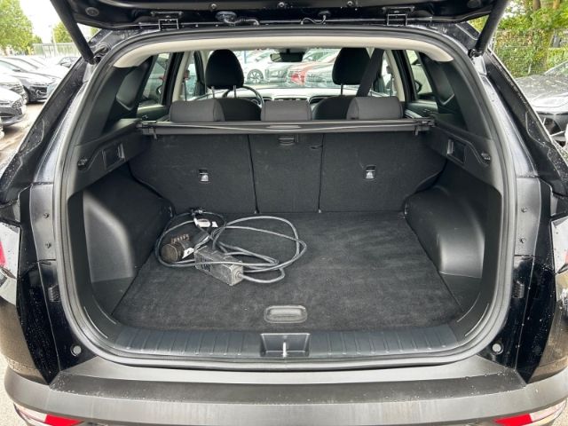 Fahrzeugabbildung Hyundai Tucson Trend Plug-In Hybrid 4WD Navi+el. Heckkla