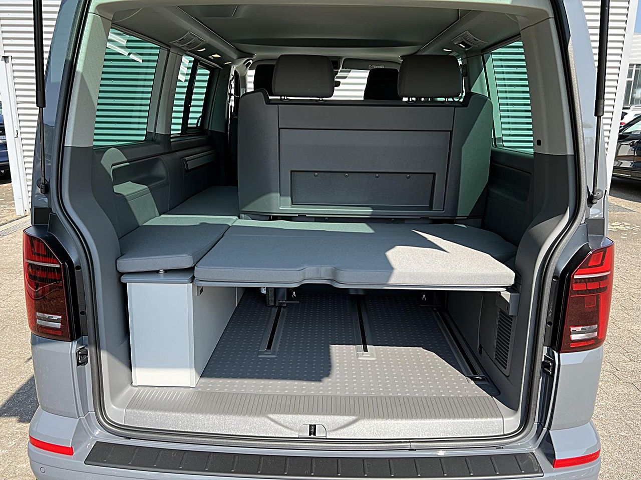 Fahrzeugabbildung Volkswagen T6.1 California Beach Edition 2.0 TDI DSG Klima