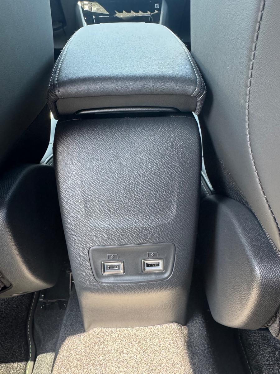 Peugeot 2008 Hybrid 145 GT, ACC, Navi