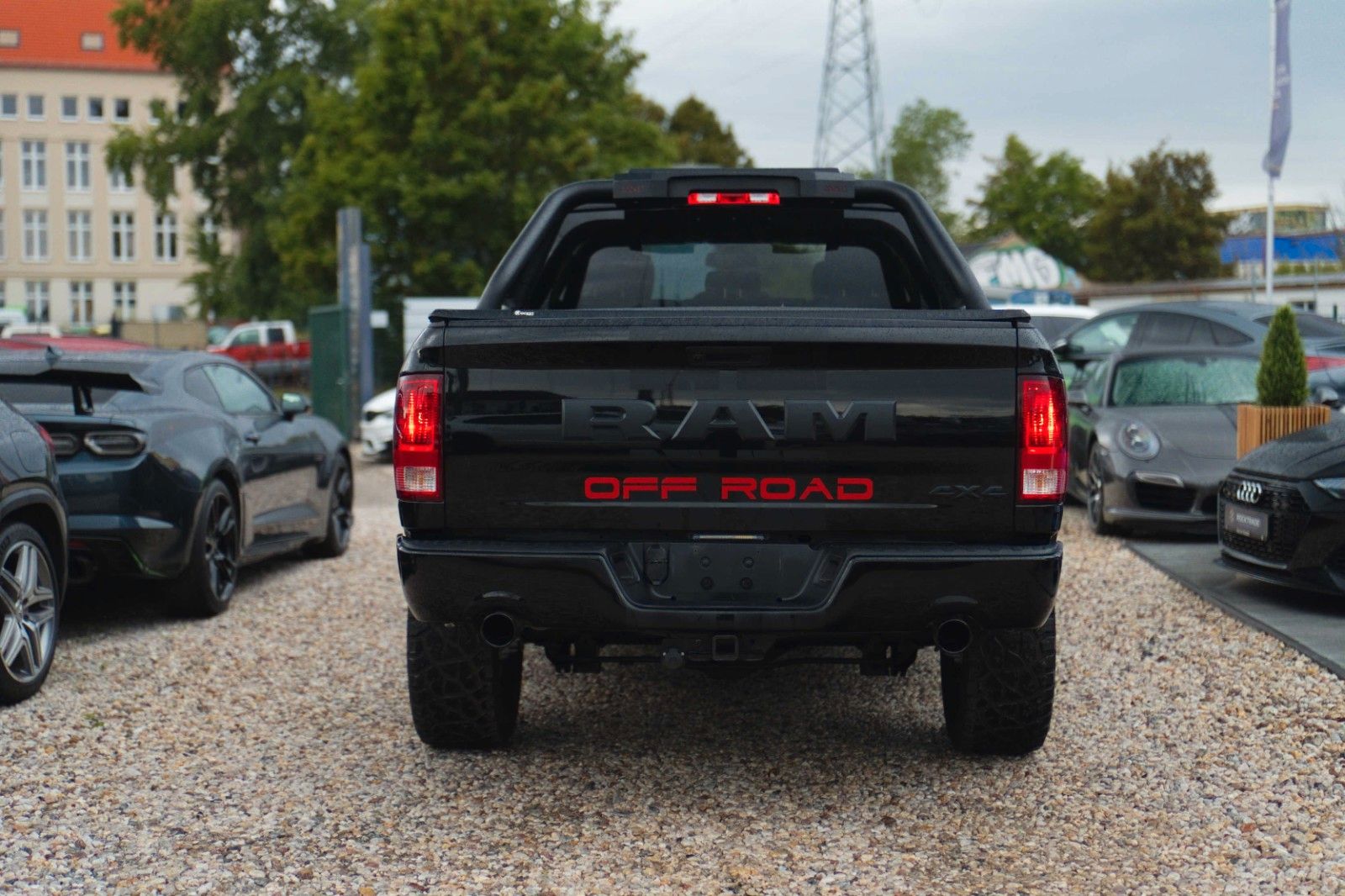 Fahrzeugabbildung Dodge RAM 5.7 V8 HEMI 4x4 OFFROAD Night-Paket *LED*AHK