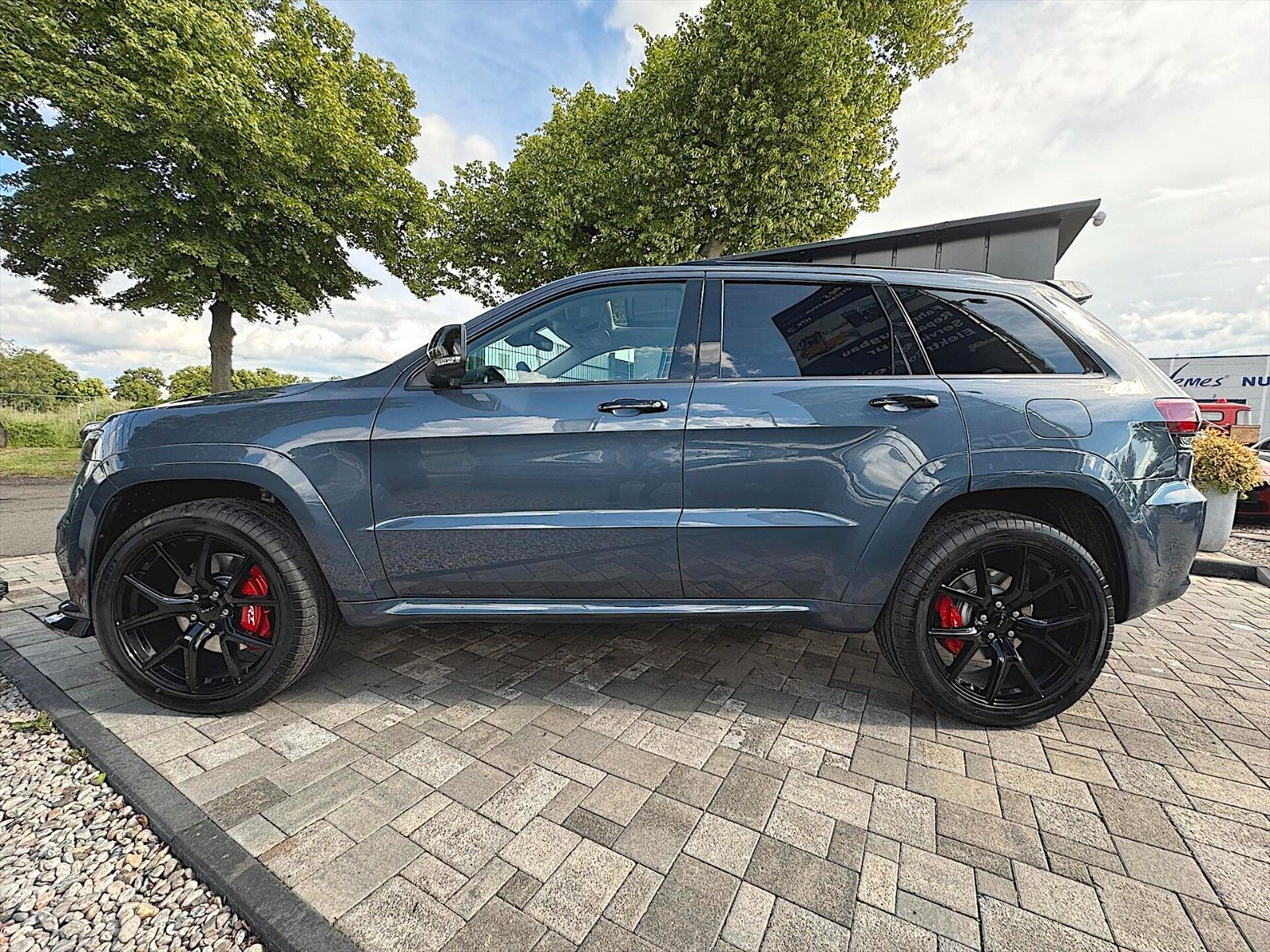 Fahrzeugabbildung Jeep Grand Cherokee 5.7 SRT Package SUMMIT LPG  *ACC*