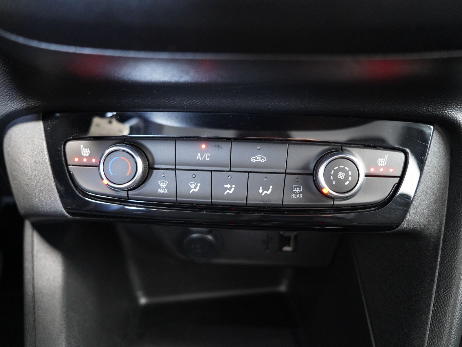 Fahrzeugabbildung Opel Corsa F 1.2 Turbo Elegance DAB/LED/PDC/SHZ