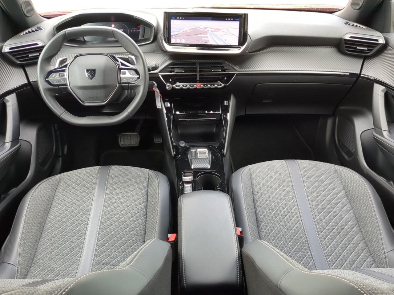 Peugeot 2008 AllureBlueHDi 130 EAT8+Temomat+NAVI+DAB+LED