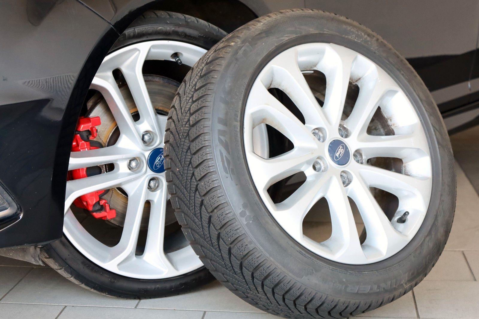 Fahrzeugabbildung Ford Focus Turnier ST Leder,Navi,Xenon,SH,PDC,SR+WR