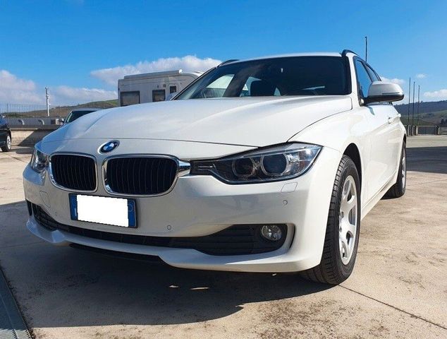 BMW Bmw 318d xDrive Touring Modern