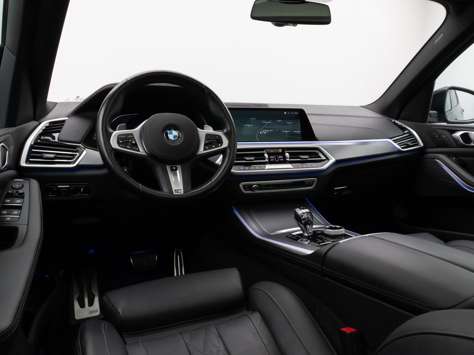 Fahrzeugabbildung BMW X5 xD40d M Sport Panorama Kamera HUD DAB Massage
