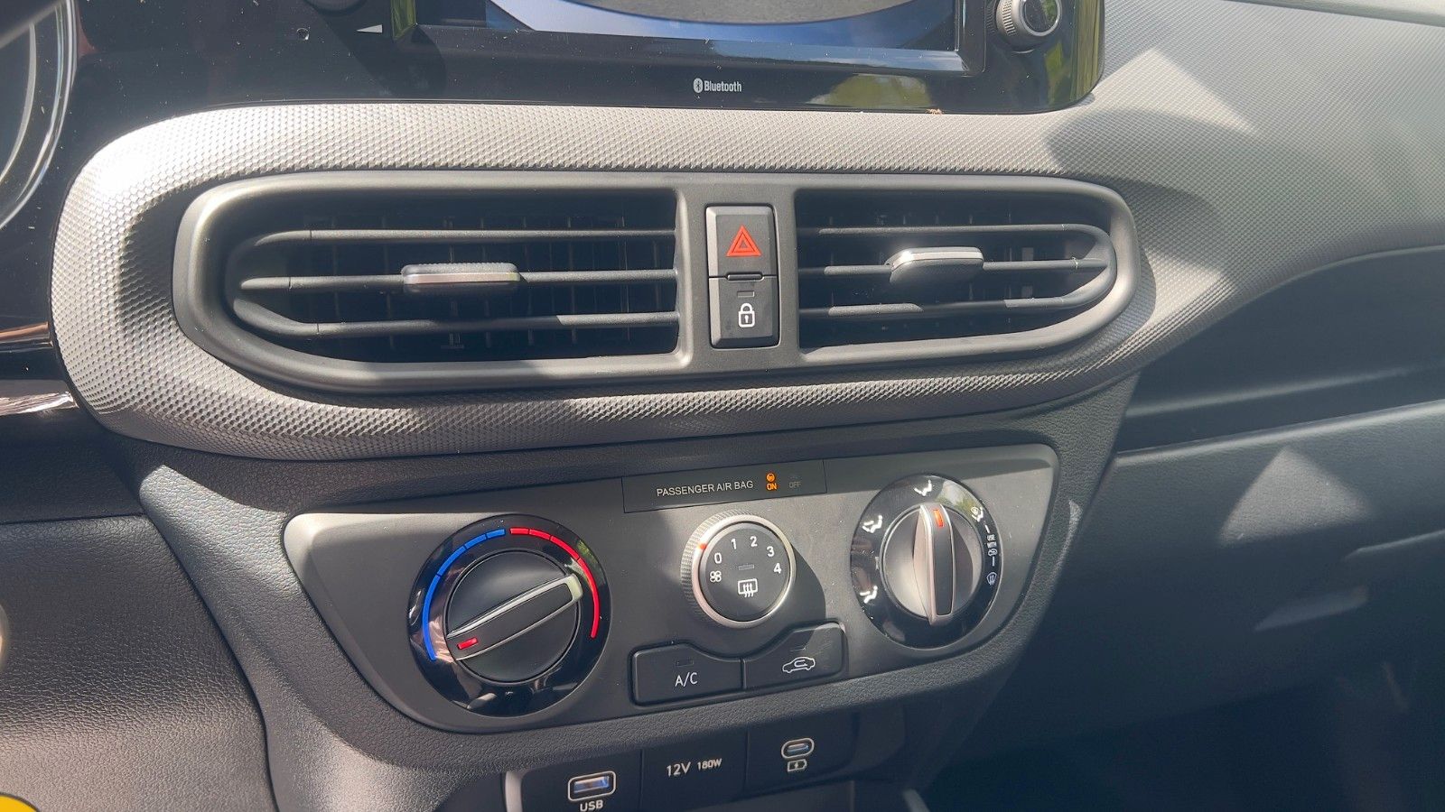Fahrzeugabbildung Hyundai i10 1.0 Trend AMT *Nav*Klima*CarPlay*Kamera*PDC*