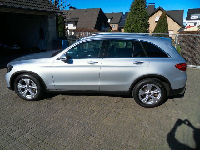 MERCEDES-BENZ GLC 220-2.Hd.-AHK-Shz.-Rückf.Kam.-Sh.-106.000 KM