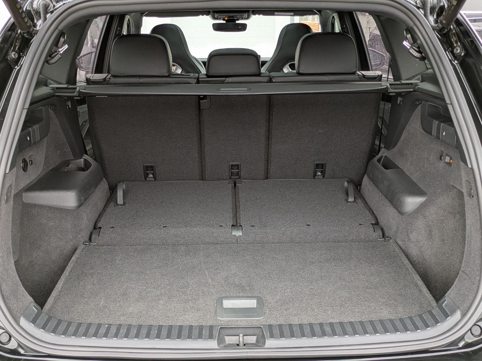 Fahrzeugabbildung Volkswagen Tayron 2.0 TDI 4M R-Line 7Si*MATRIX*AHK*PANO*HUD