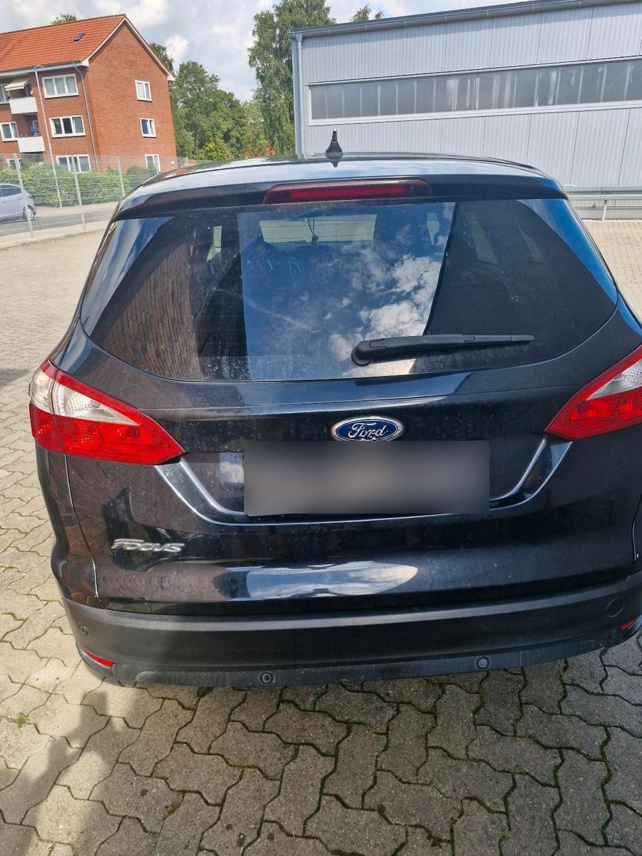 Ford Focus 2014 — rear view