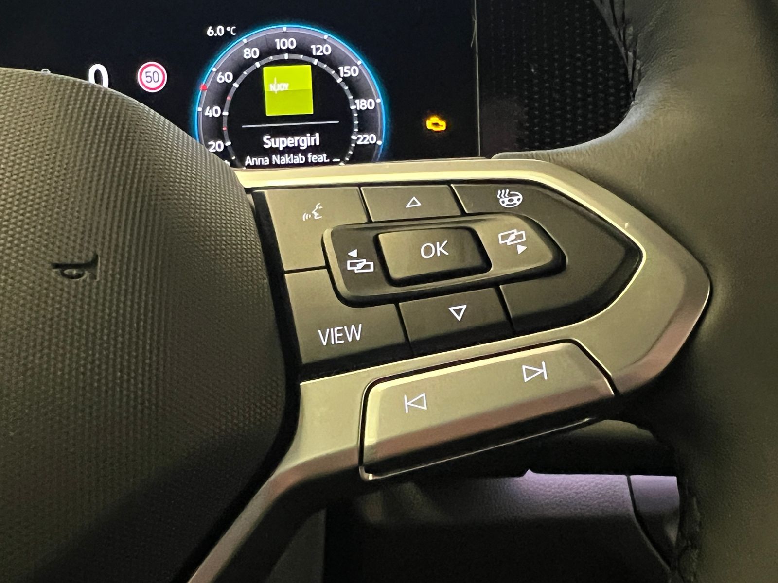 Fahrzeugabbildung Volkswagen Tiguan Life 2.0 TDI DSG *AHK, LED, Kamera, 18''-