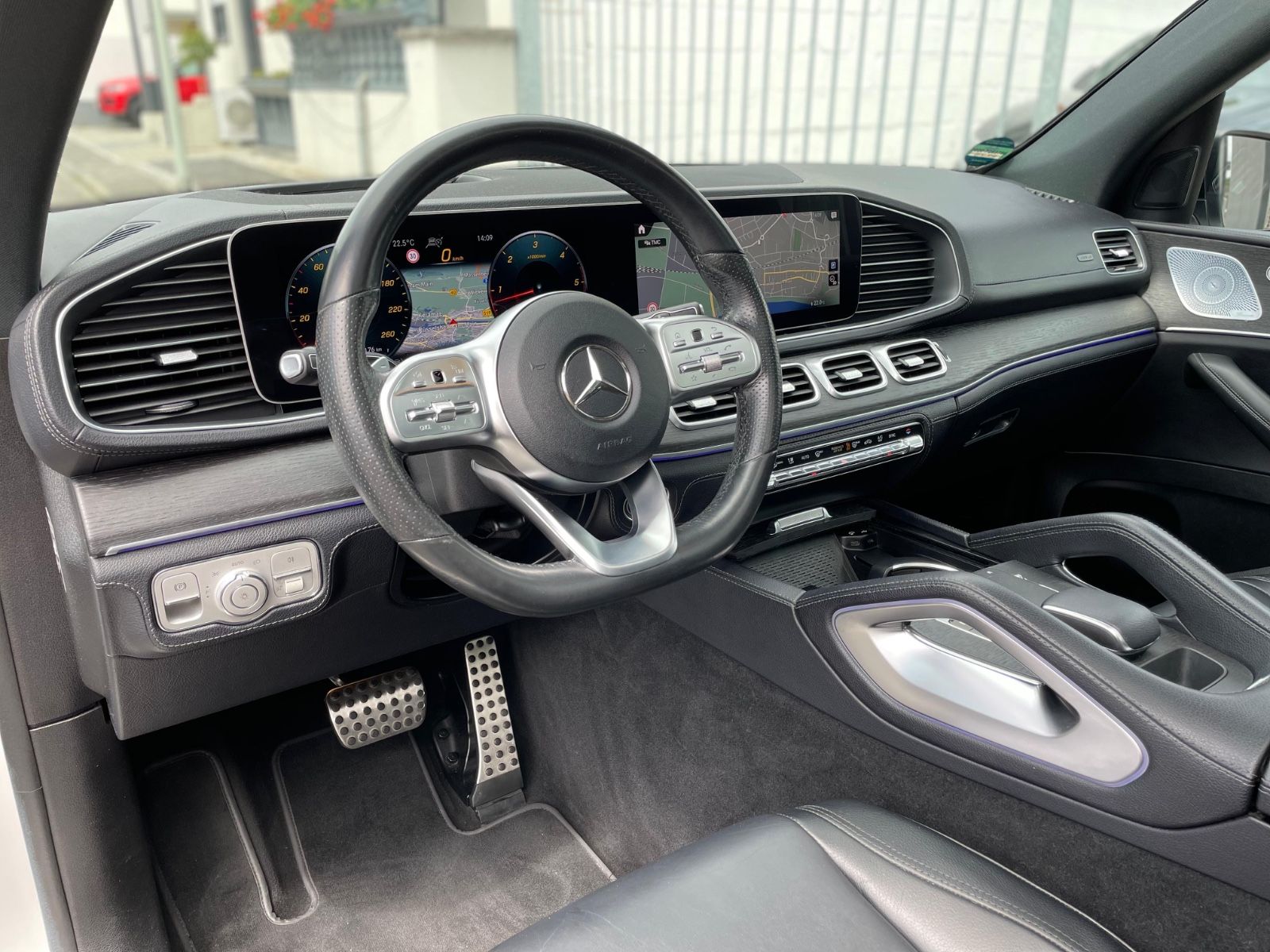 Fahrzeugabbildung Mercedes-Benz GLE 400d 4MATIC |AMG|HUD|Burmester|Pano|360°|AHK
