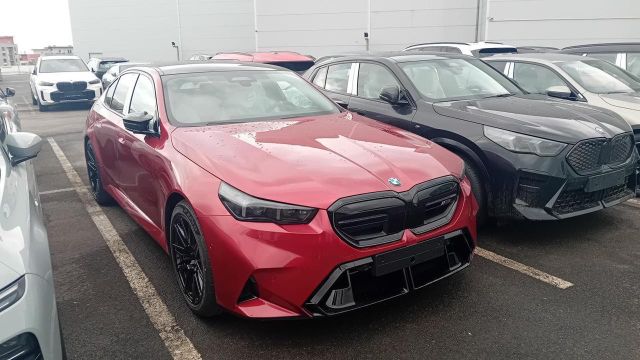 BMW M5 Lim. CARBON+RED/BLACK+B&W+DRIVERS+STOCK