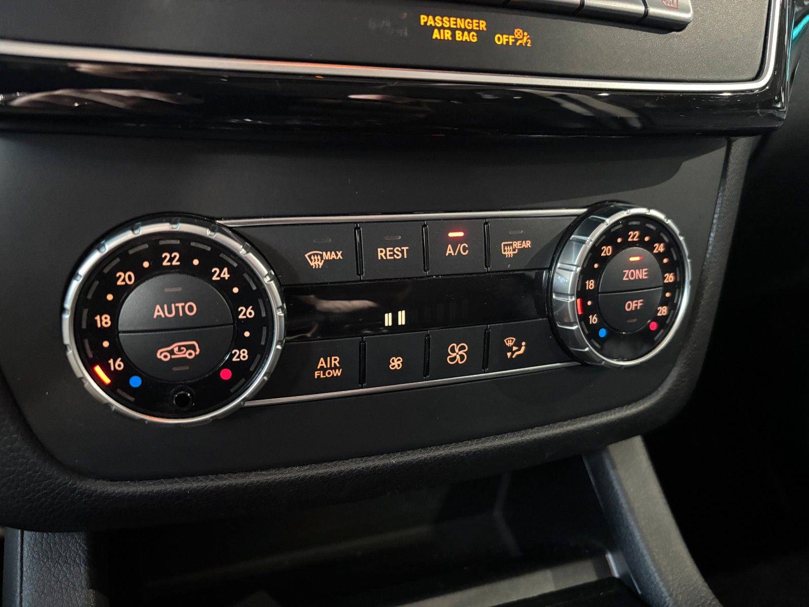 Fahrzeugabbildung Mercedes-Benz GLE 43 AMG 4Matic /PANO/MEMORY/360°/AMBIENTE