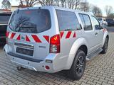 Nissan Pathfinder 2.5 dCi XE 7-Sitzer AHK 3,0t 5trg - Nissan Pathfinder Gebrauchtwagen