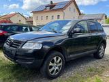 Volkswagen Touareg V6 TDI BI-XENON AHK 4x SHZ TEMPOMAT - Volkswagen Touareg aus 2005: V6 TDI