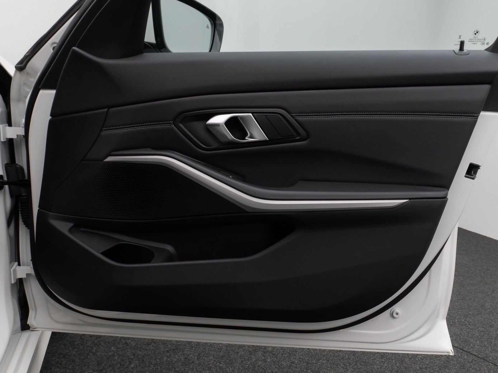 Fahrzeugabbildung BMW 320d Kamera HUD DAB AHK Alarm Sport Leder Ad.LED