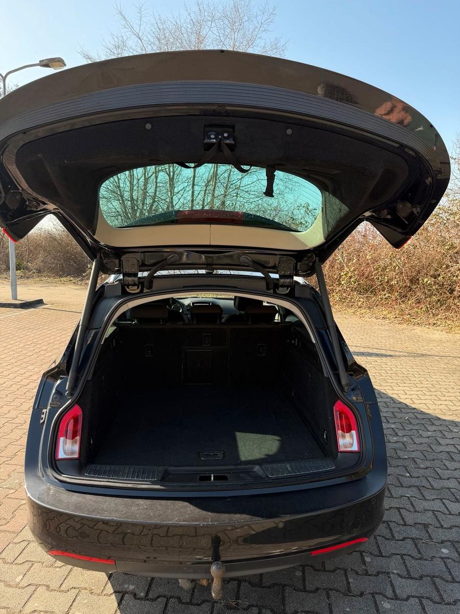 Opel Insignia 2012 — photo 11