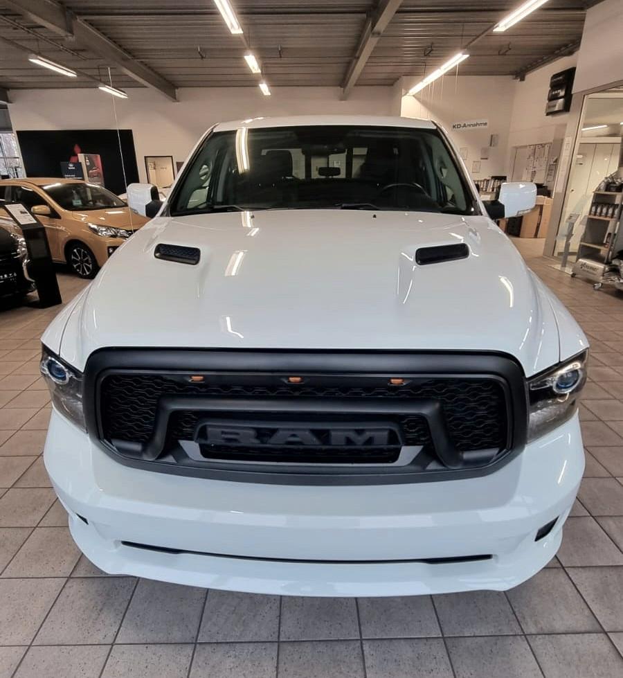 Dodge 1500 HEMI 5.7L CREW CAB SPORT 4x4 Navi/GSD/AHK