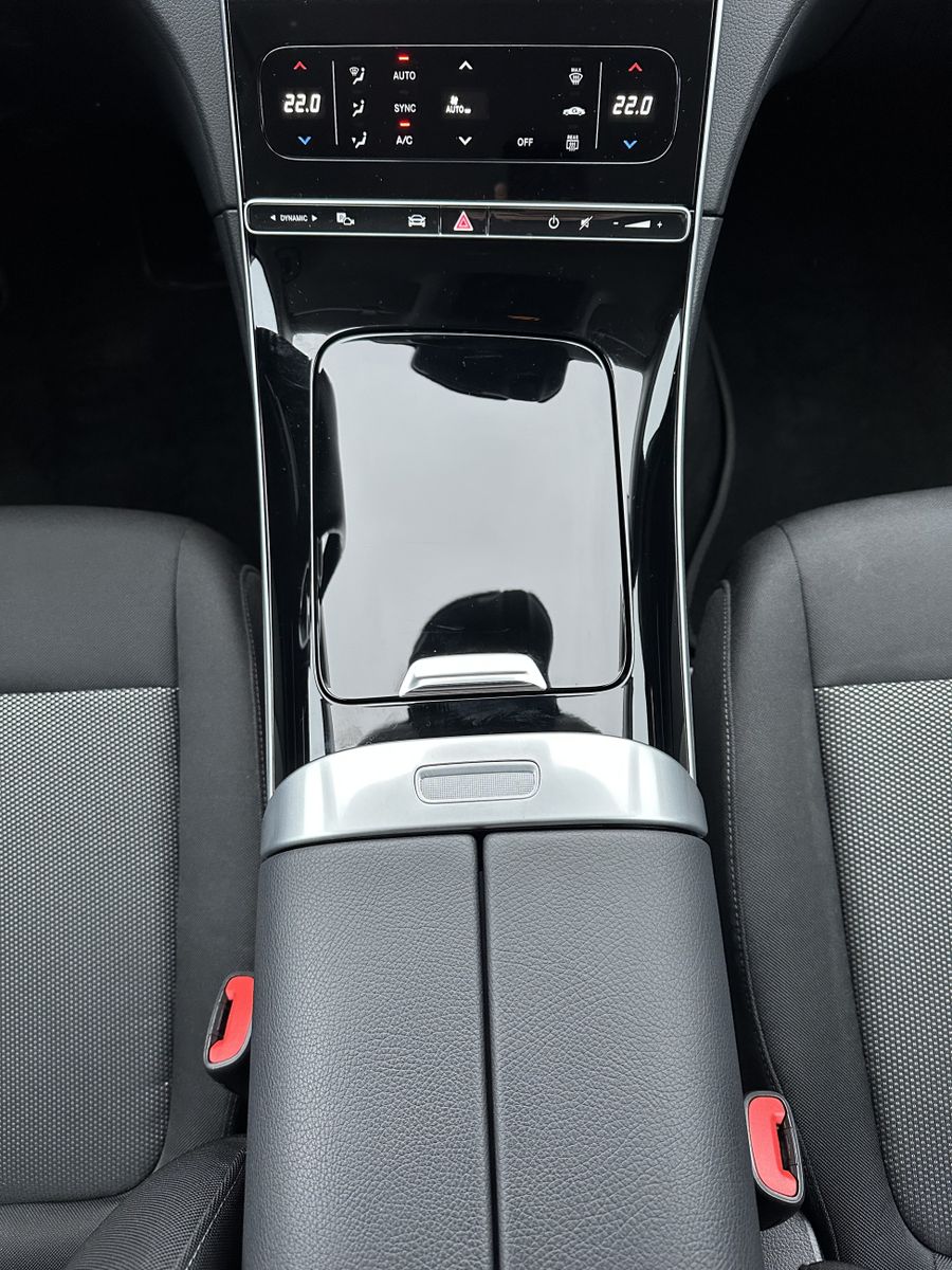 Fahrzeugabbildung Mercedes-Benz C 200 T 4Matic NAV+LED+KAMERA+CARPLAY+BUSINESS