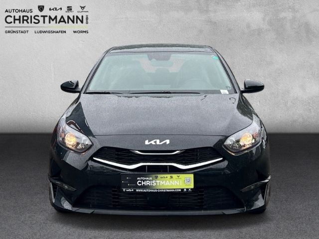 Fahrzeugabbildung Kia Ceed VISION 1.5 T-GDI DCT *KOMFORT-PLUS-PAKET*