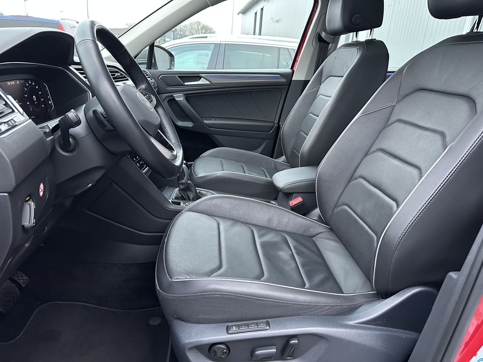 Fahrzeugabbildung Volkswagen Tiguan Allspace 4M DSG Elegance NAV+LED+PANO+ACC