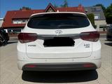 Hyundai i40 Kombi 2.0 Frischer Service & 8-fach bereif - Hyundai i40: Kombi