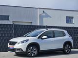 Peugeot 2008 1.2 e-THP Allure NAVI KAM SHZ PDC LED 2.HD - Peugeot 2008 e-Allure
