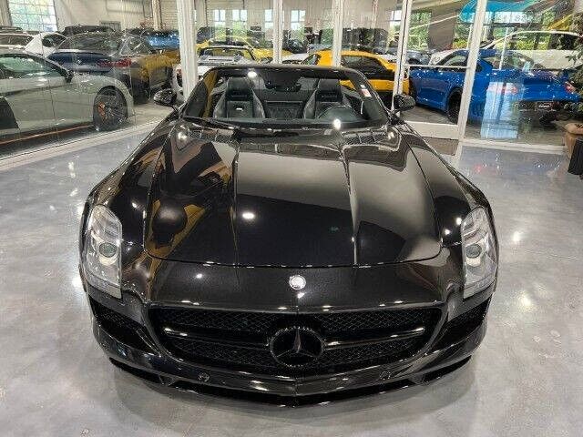 Mercedes-Benz SLS AMG Cabrio -  Obsidian Schwarz  €106.900 T1