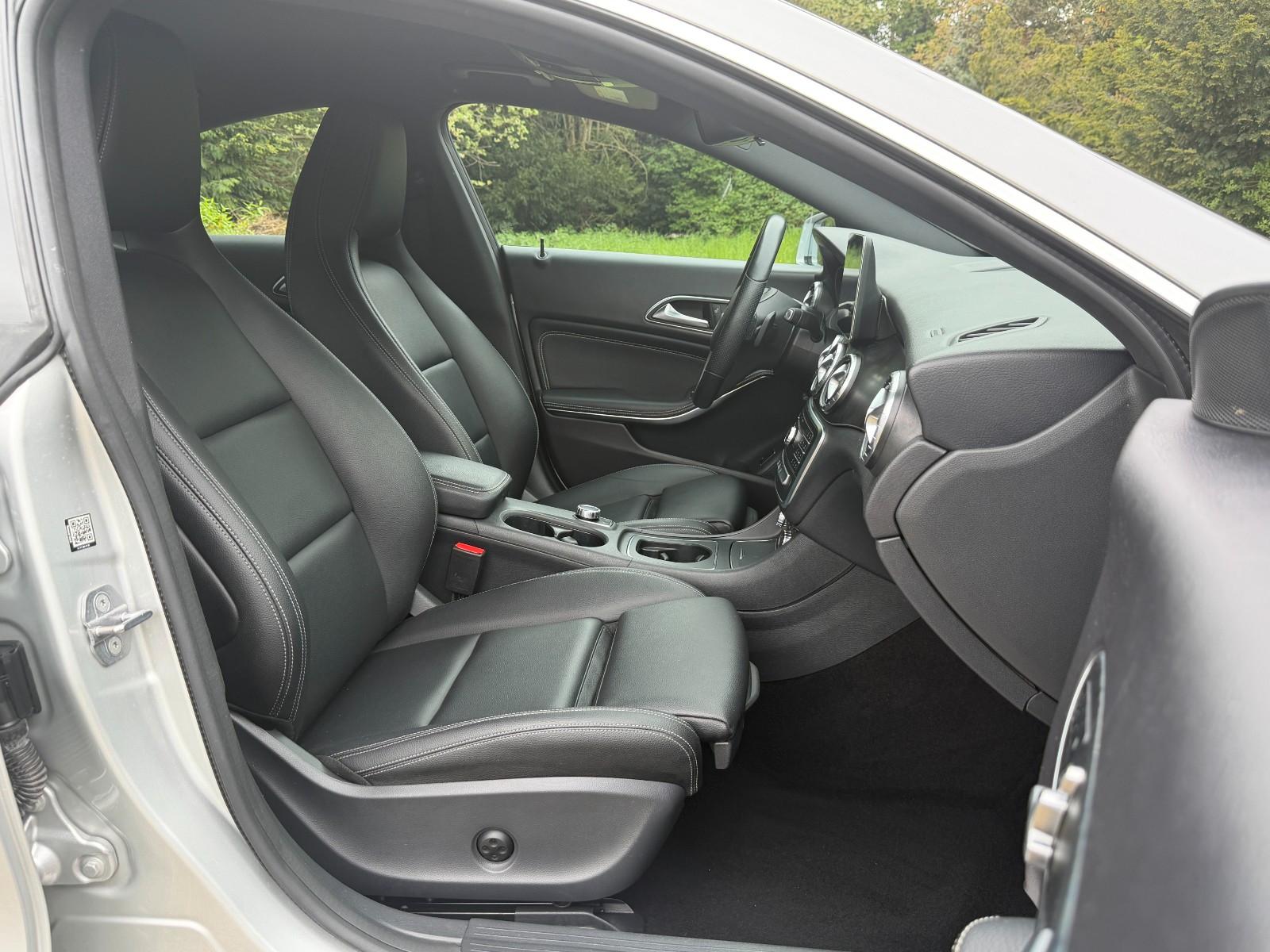Mercedes-Benz CLA 250 Coupe *Leder *Navi *Kamera *Memory *LED