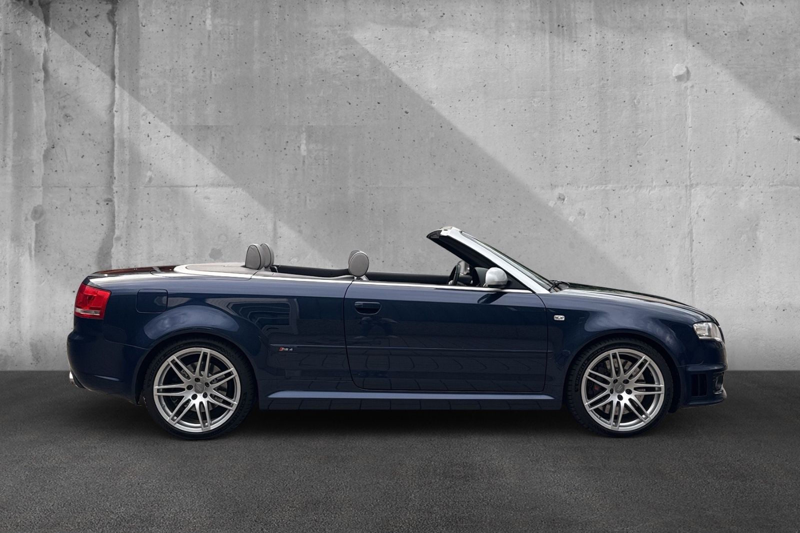 Fahrzeugabbildung Audi RS4 Cabrio*Top Zustand*Scheckheft*Sammler