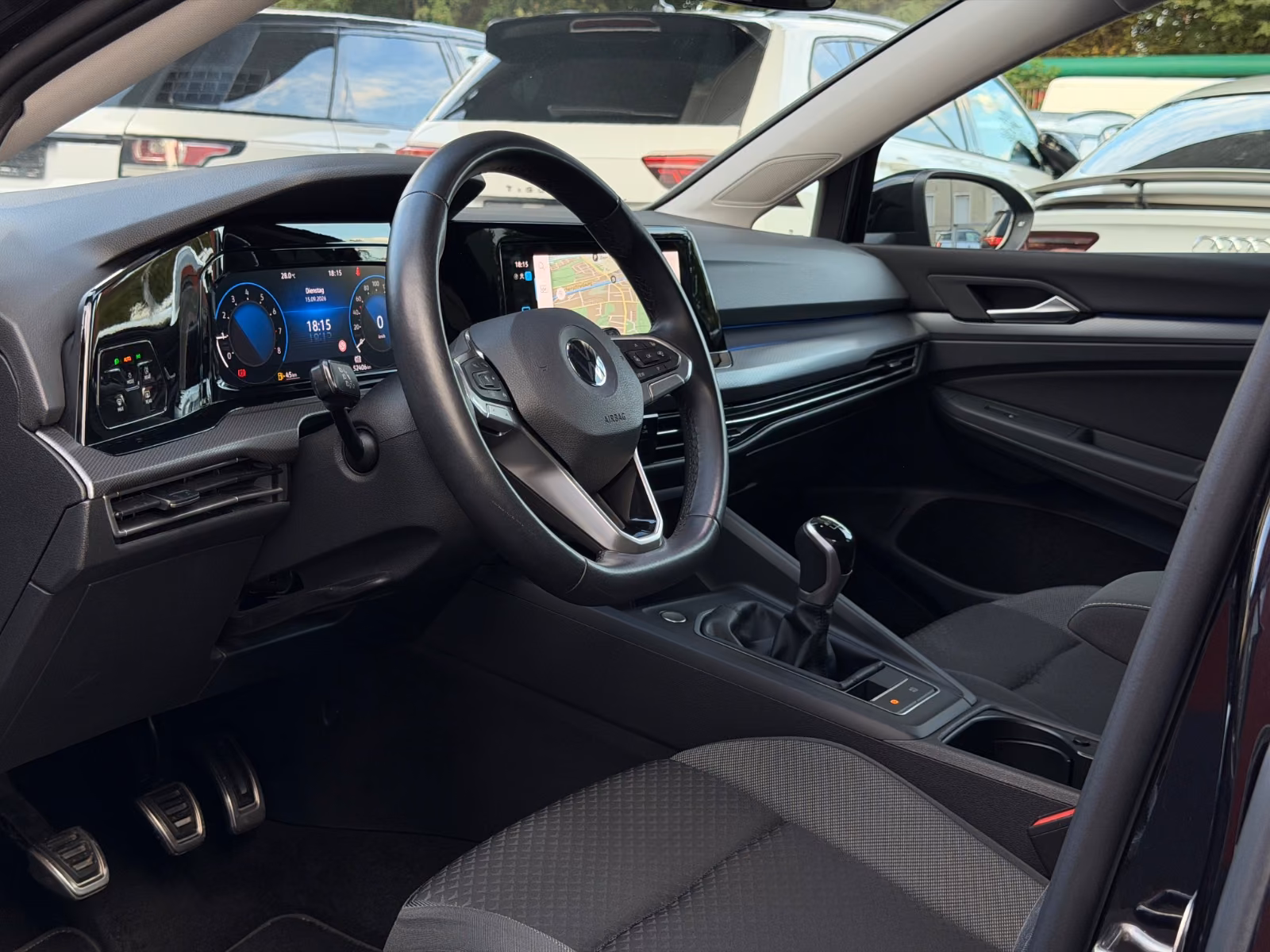 Volkswagen Golf VIII Lim. Active, миниатюра 10