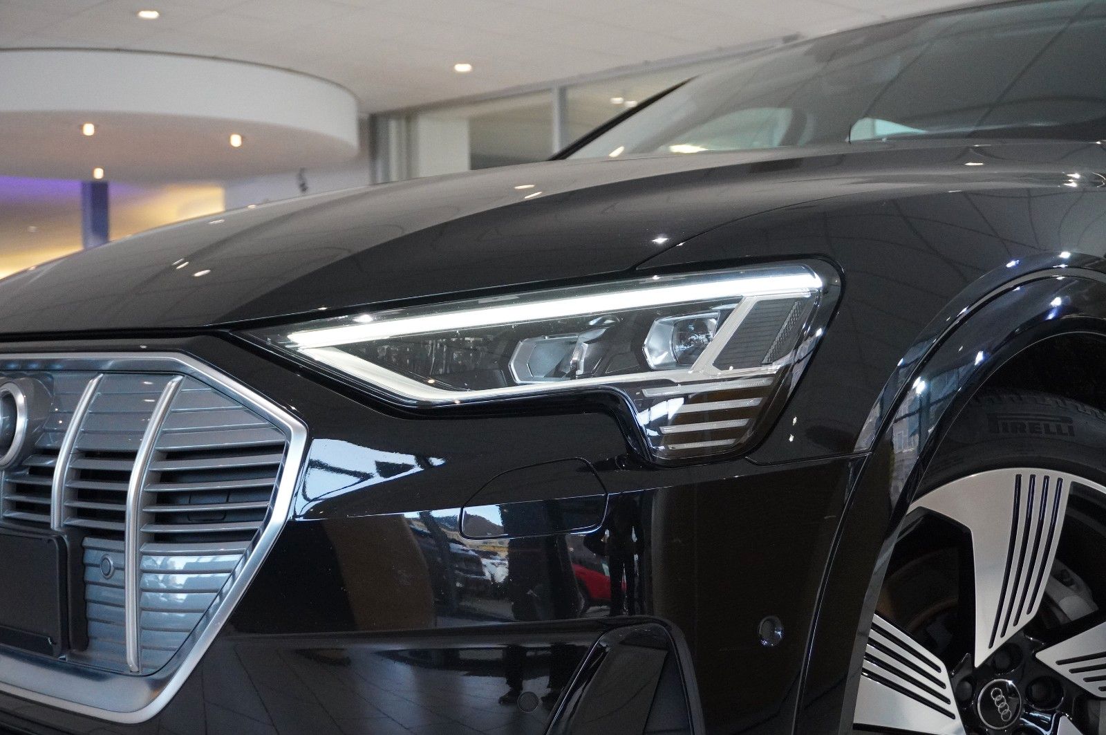 Fahrzeugabbildung Audi e-tron 50 quattro ADVANCED NAVI/LED/SPORT/SH/DAB