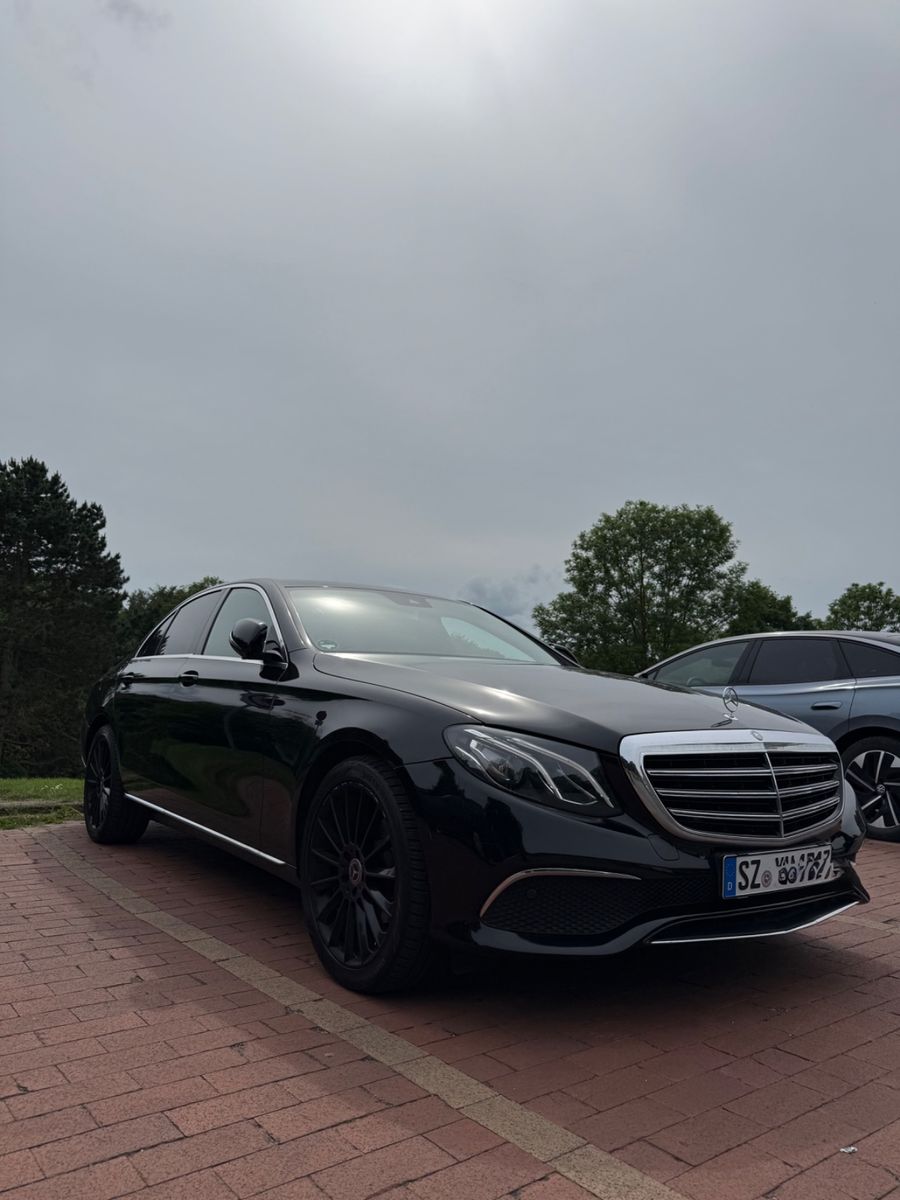 MERCEDES-BENZ E 220 d EXCLUSIVE Autom. EXCLUSIVE