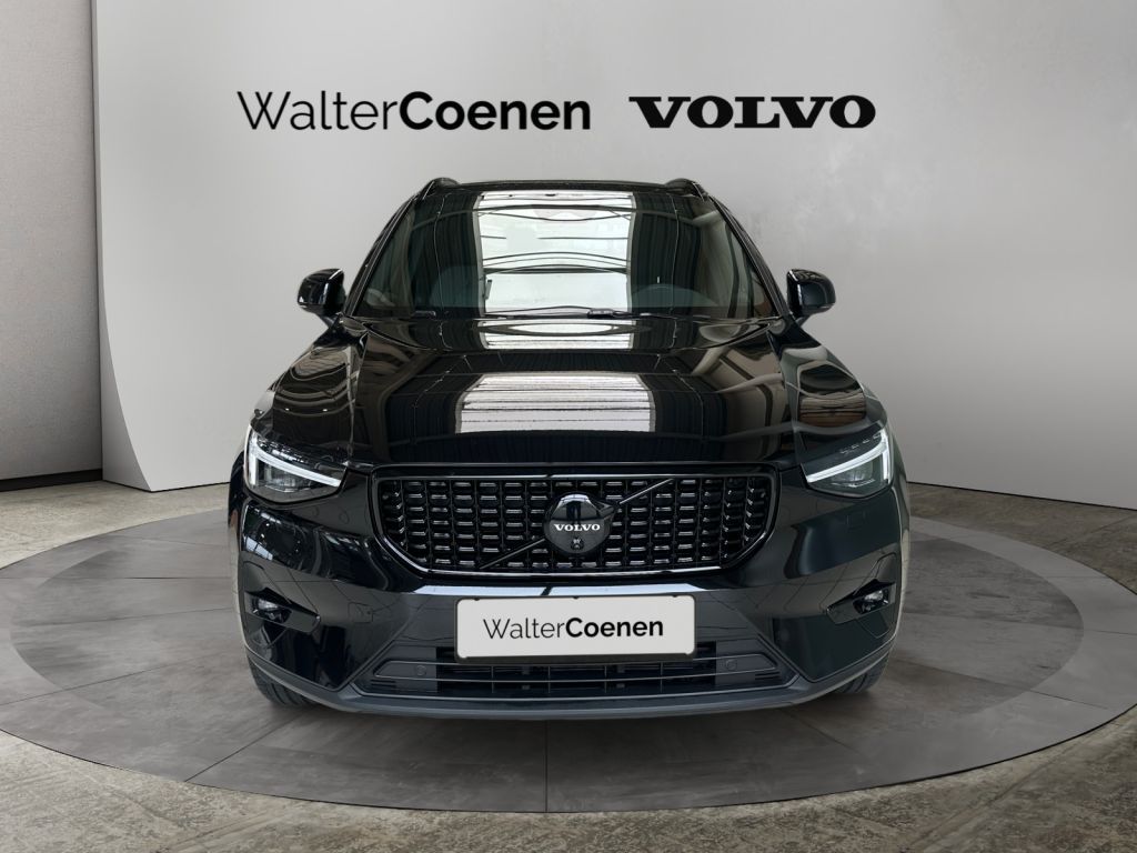 VOLVO XC40 B3 B DKG Plus Black Edition 360° Schiebedac VOLVO XC40 B3 B DKG Plus Black Edition 360° Schiebedac