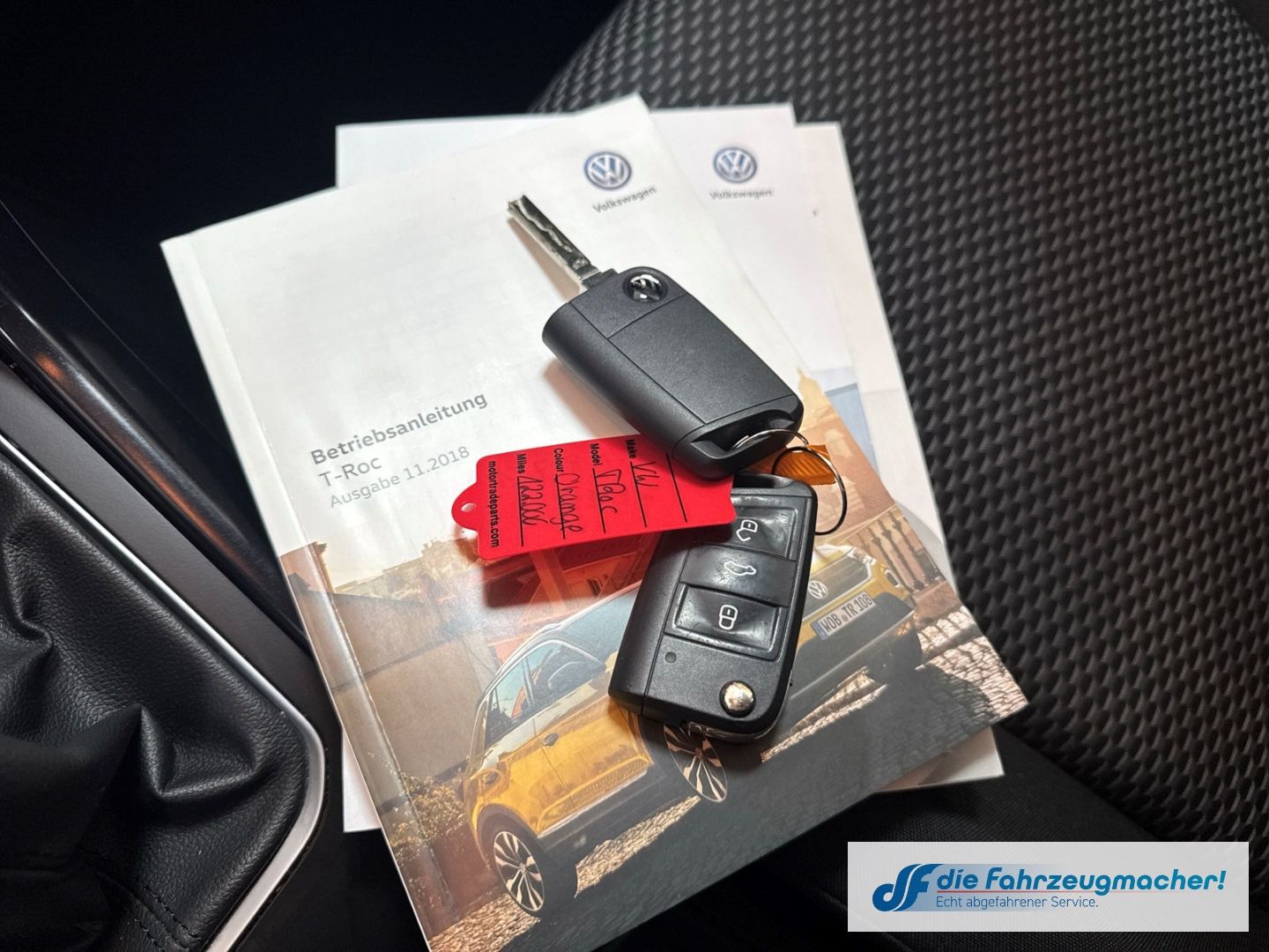 Fahrzeugabbildung Volkswagen T-Roc Basis 1.6 TDI EU6d-T Navi Apple CarPlay An