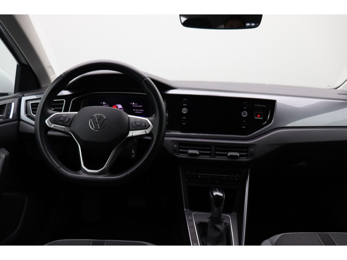 Fahrzeugabbildung Volkswagen Polo VI Style ACC Digi Cockpit LED Apple Carplay